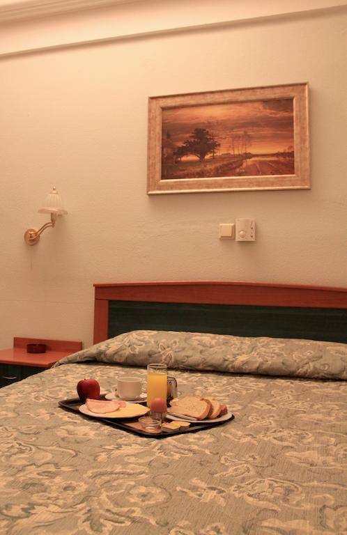 Hotel Platon Athen Zimmer foto